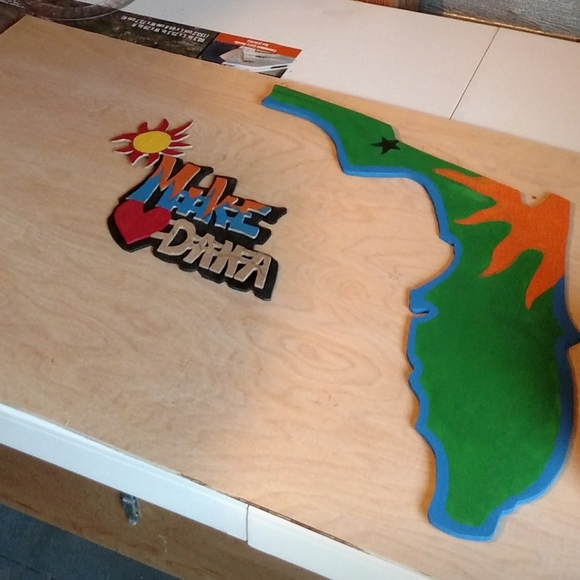 Wooden cut out of the state of Florida - Picture 3 of 3